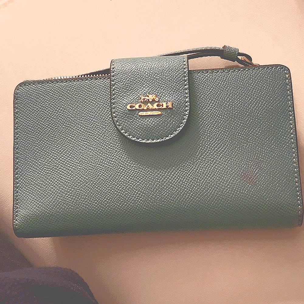 Coach Crossgrain Leather Medium Corner Zip Wallet Style No.6390 Waterfall.